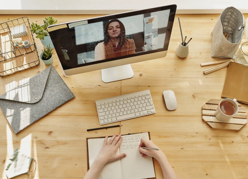 Las mujeres perdieron terreno en el trabajo debido a que se tuvieron que quedar