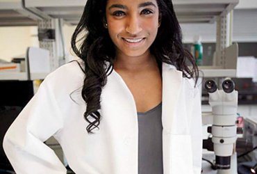 Keiana Cavé, con 16 años impulso un método para reconocer nanotoxinas en el agua