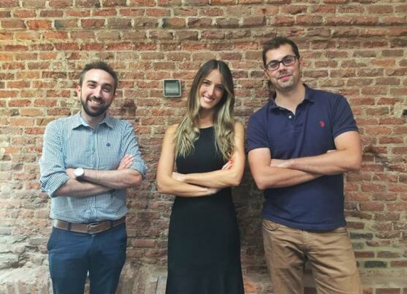 Andrea Barber junto a los socios fundadores de Rated Power